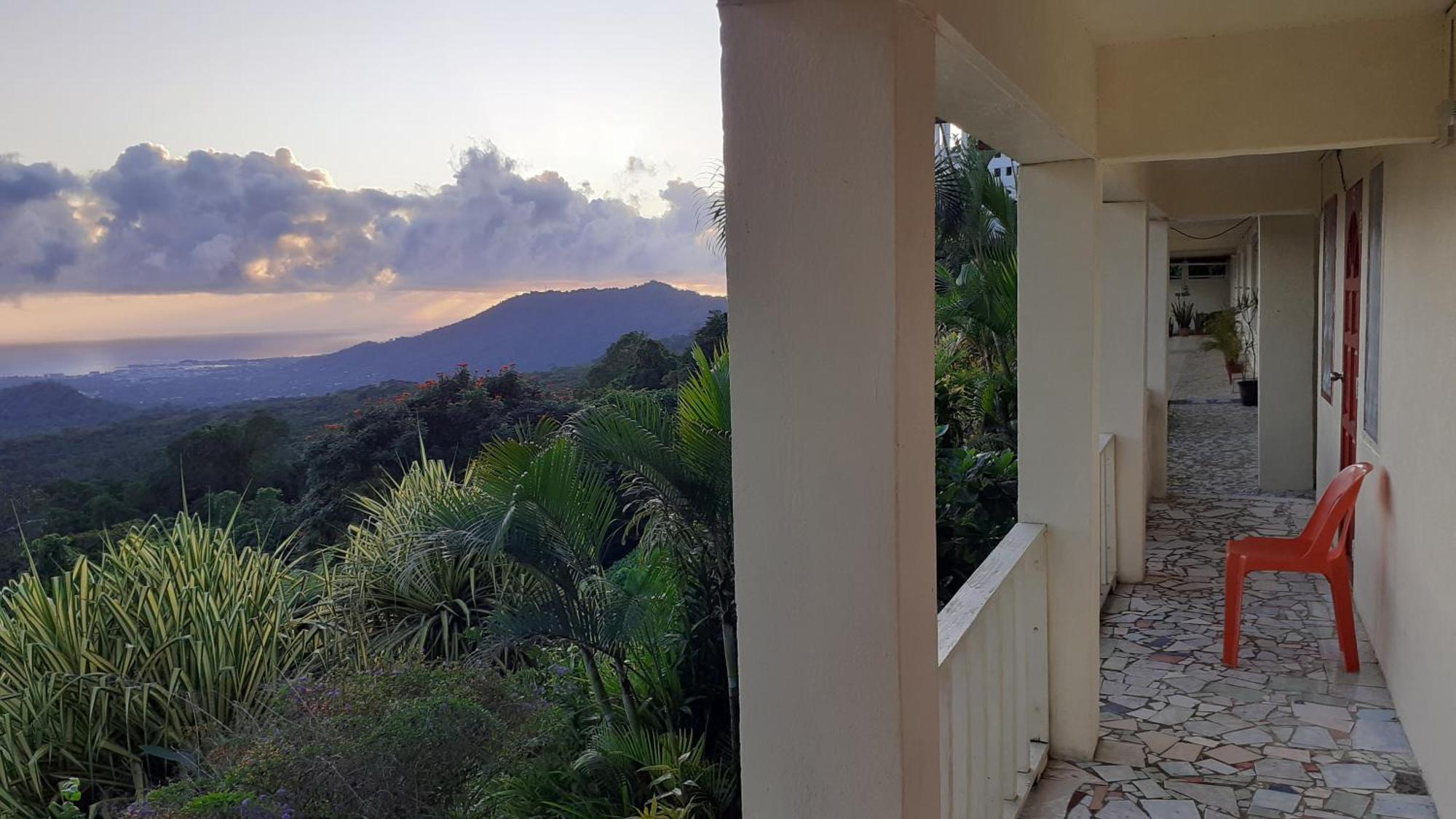Dave Parker Eco Lodge Hotel อาเพีย ภายนอก รูปภาพ