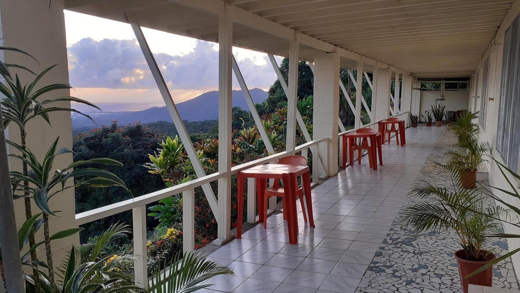 Dave Parker Eco Lodge Hotel อาเพีย ภายนอก รูปภาพ